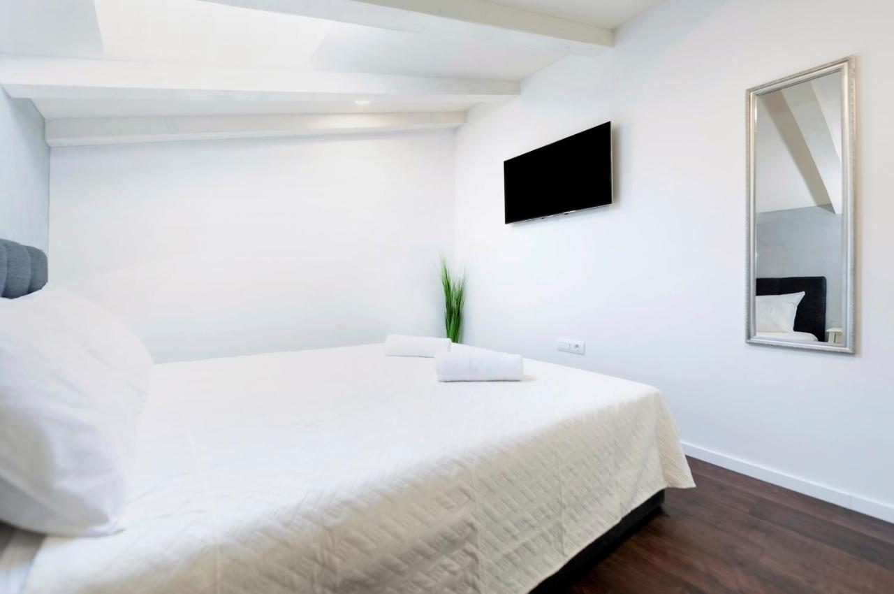 Deluxe Apartments A&A - 2 Rovinj Eksteriør billede