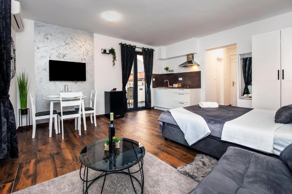 Deluxe Apartments A&A - 2 Rovinj Eksteriør billede