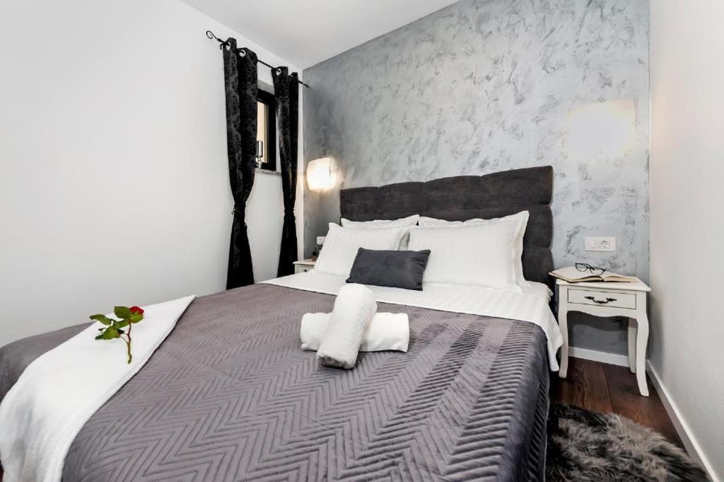 Deluxe Apartments A&A - 2 Rovinj Eksteriør billede