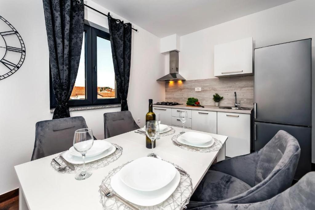 Deluxe Apartments A&A - 2 Rovinj Eksteriør billede